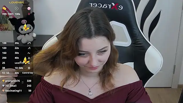 pretty_little_thing webcam