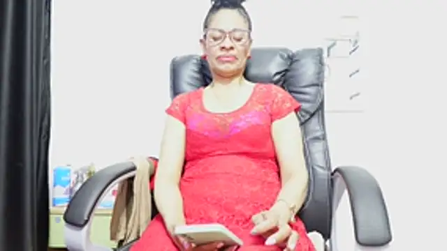 Aries_Mature webcam