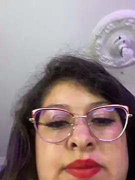 MiiaaJoness webcam