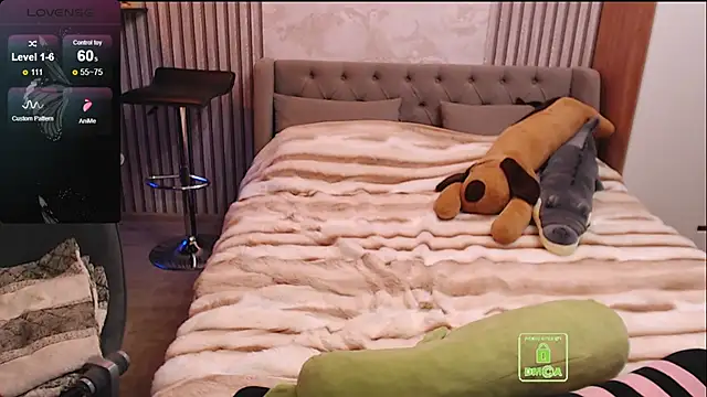 FreeBerryMILF webcam