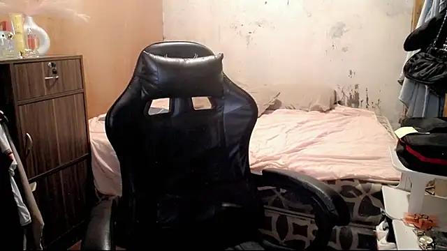 yanaleciousxx webcam