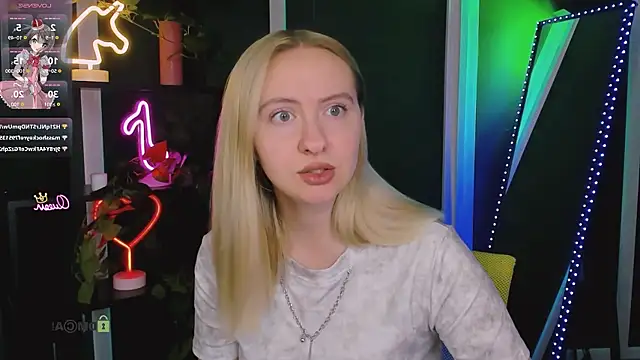 mila_glow1 webcam