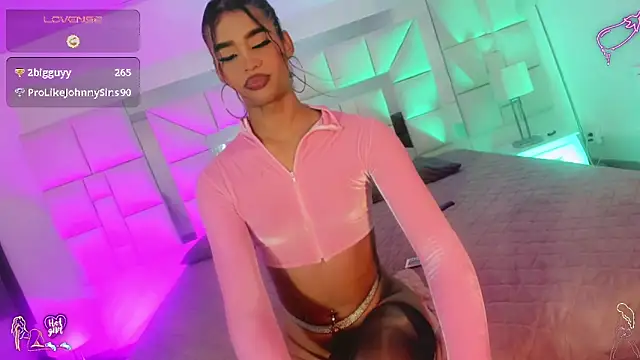 katha_Crawford webcam