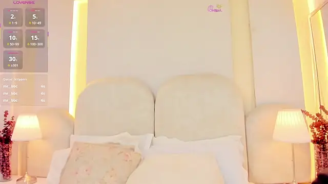SalomeeBell webcam