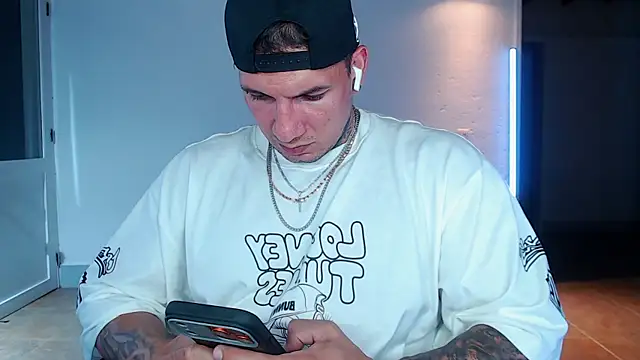 Shane_Clay webcam