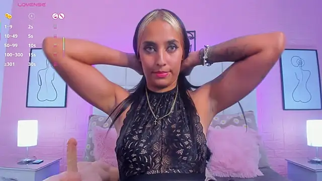 charlotte_kisss webcam