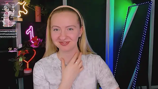 mila_glow1 webcam