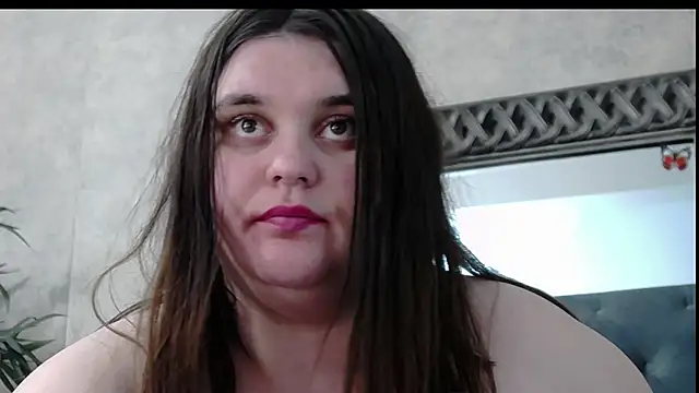 SaraElise webcam