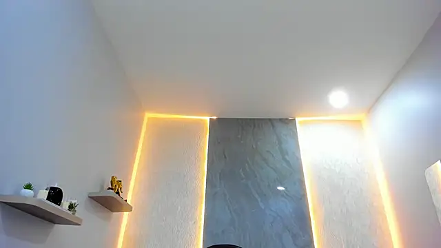 Emmaa_white_ webcam