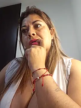Laura-Hernandez webcam