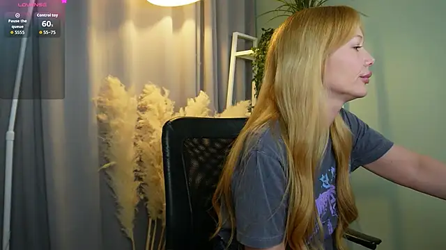 _Mila_Luna_ webcam