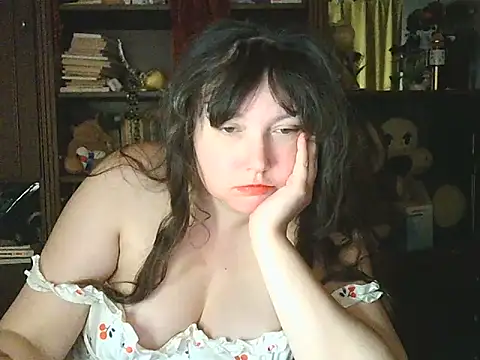 CarrieQPeach webcam