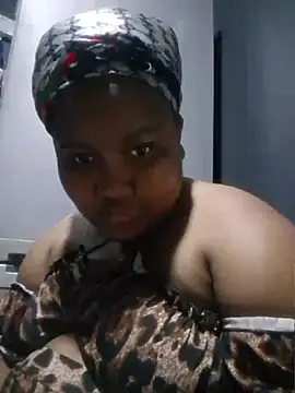 ChubbyMidgetxxx19 webcam
