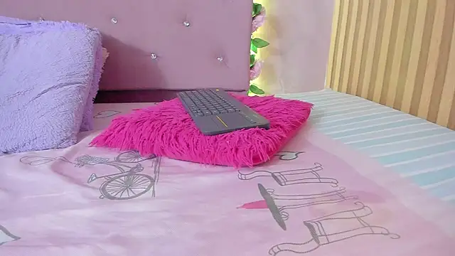 lovely__kiss__ webcam