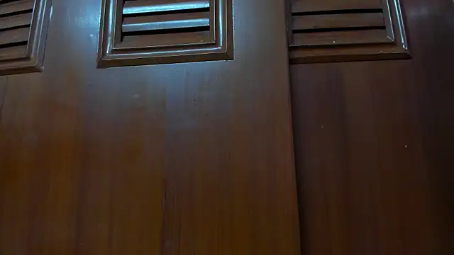 Zara_Cris webcam