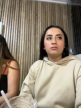 Antonella_Julieta webcam