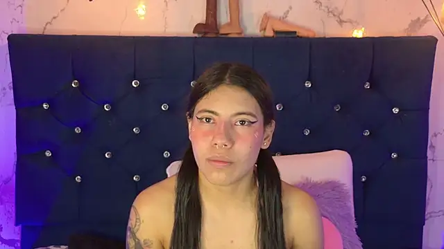 Dakotaa_Johnson webcam