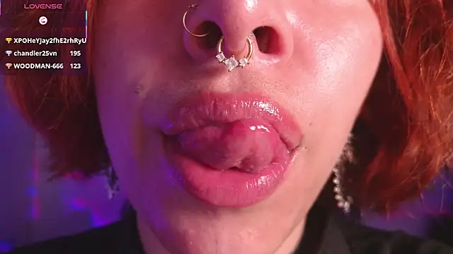 bri_von_dhara__ webcam