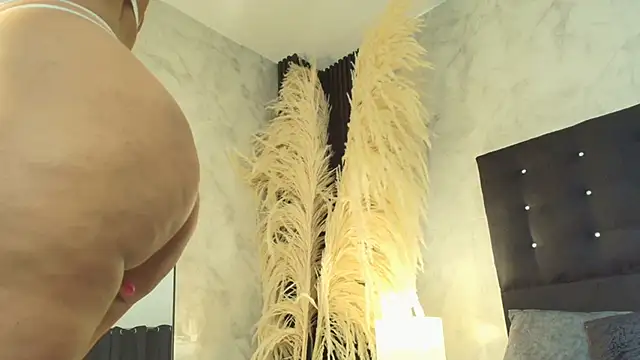Helena_Luxxx webcam