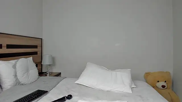 Renee-18 webcam