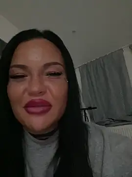 _MelinaCurves_ webcam