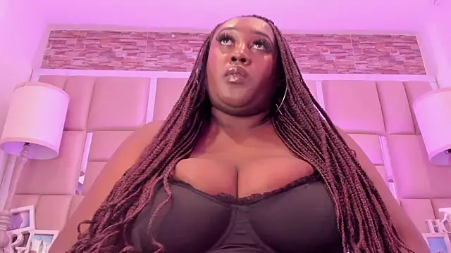 ShaniaBrownn webcam