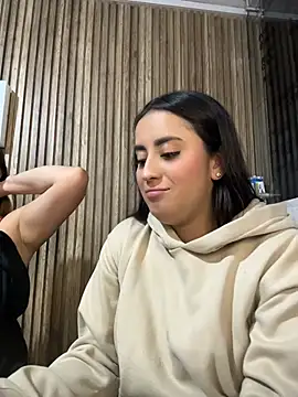 Antonella_Julieta webcam