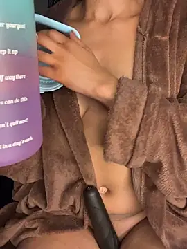Hot_Mess18 webcam