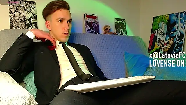 Midnighter_ webcam