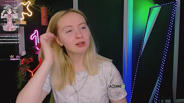 mila_glow1 webcam