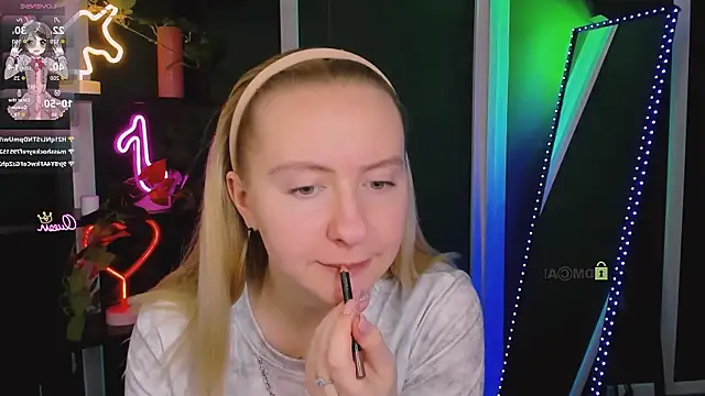 mila_glow1 webcam