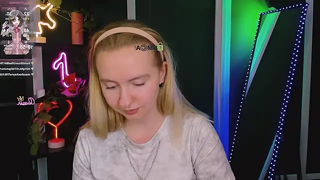mila_glow1 webcam
