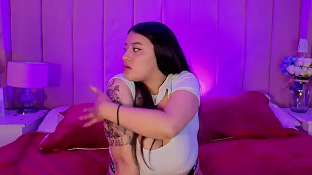 MollyBigBoobs12 webcam