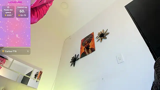 MiaEvans0 webcam