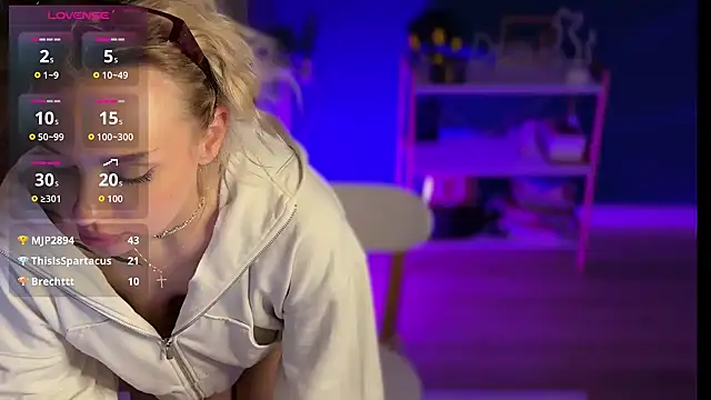 mari_grey webcam