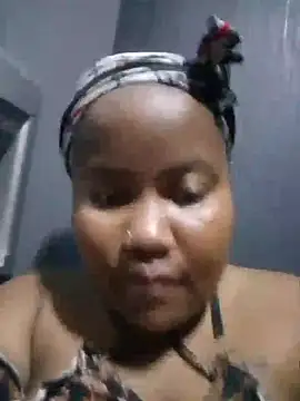 ChubbyMidgetxxx19 webcam