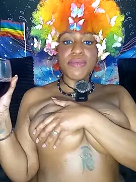 AmazonianMistress webcam