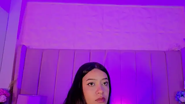 MollyBigBoobs12 webcam