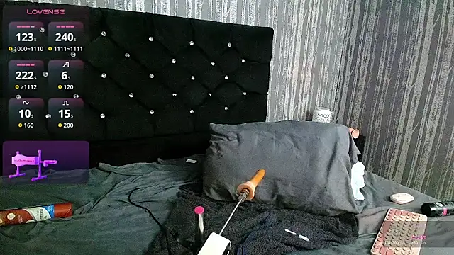 Alicee_Moonn webcam
