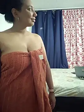bryana_jones webcam