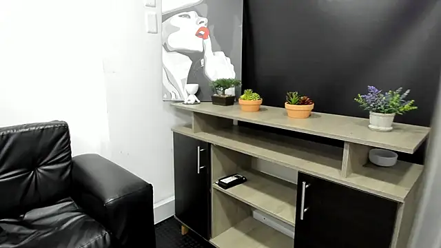 KiaraaBlack webcam