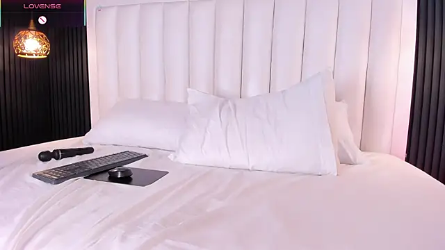 LucieMillerr webcam