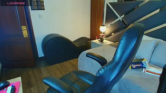 Kittie_Vixen webcam