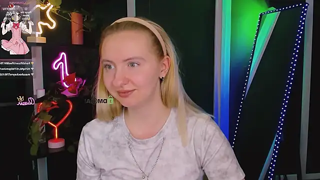 mila_glow1 webcam