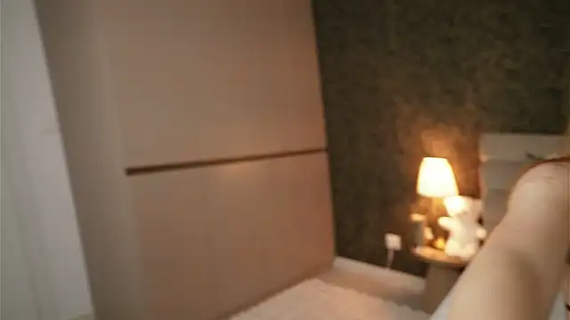 AuraM00n webcam