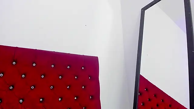 Katty_West webcam