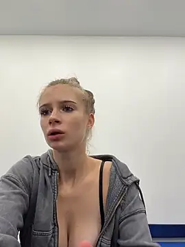 BellaDirty webcam