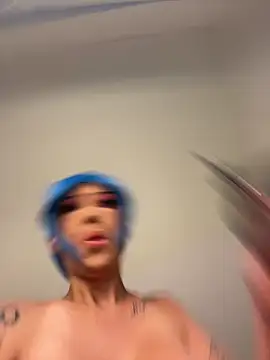 QUEENDIAMONDS webcam