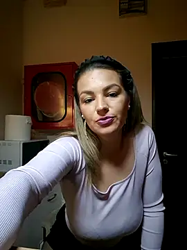 AvaCherry webcam