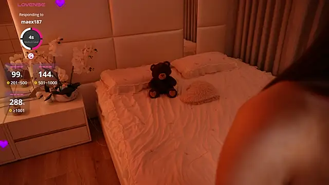 Lilly_Colins webcam
